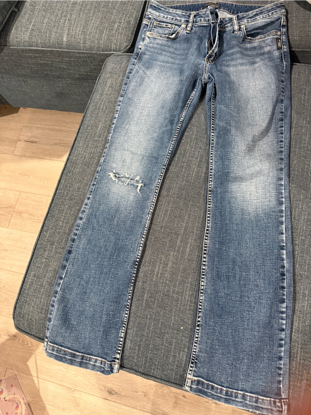 Silver Jeans Women's Light Blue Skinny Jeans with Knee Distress
